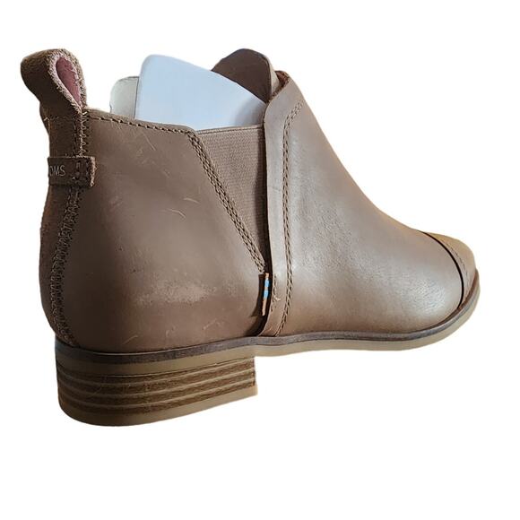 TOMS Women's Reese Bootie in Taupe Grey, Size W7 - $89.99 MSRP - Picture 4 of 8